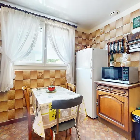 3 Bedroom Lovely In Holiday home Fontenay (Seine-Maritime)