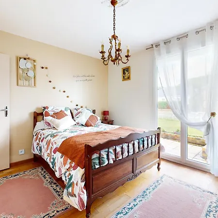 3 Bedroom Lovely In Holiday home