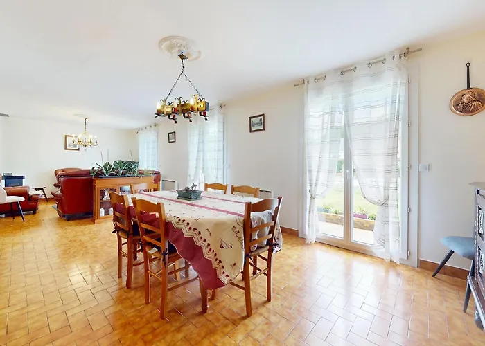 3 Bedroom Lovely In Σπίτι διακοπών